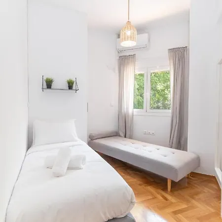 Trendy 2 Bedroom 5min To Metro Athens