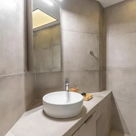 Trendy 2 Bedroom 5min To Metro
