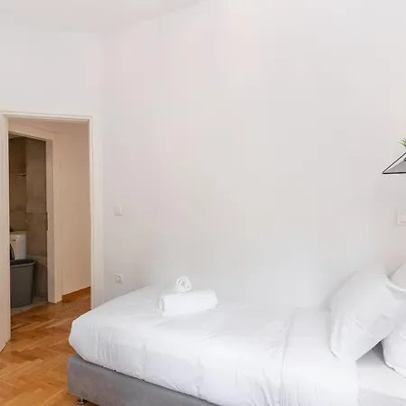 Trendy 2 Bedroom 5min To Metro