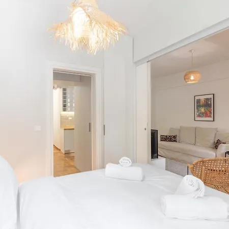Apartment Trendy 2 Bedroom 5min To Metro Athen