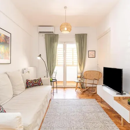 Trendy 2 Bedroom 5min To Metro Apartment *